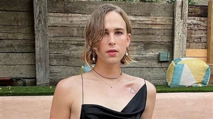 
’13 Reasons Why’ Star Tommy Dorfman Announces Engagement to a Woman 