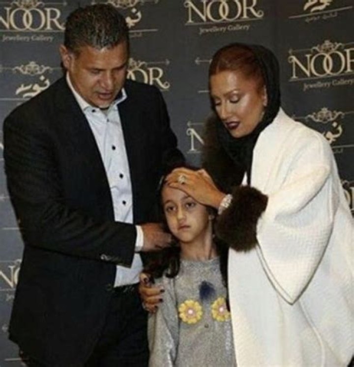 
Ali Daei Wife Mona Farokhazari Share Two Daughters Nora and Deniz Daei 