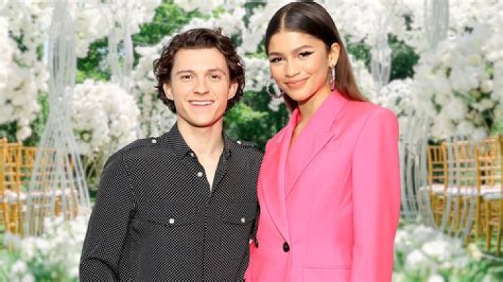
Emma Weyant Husband: Is Emma Weyant Married Or In A Relationship? Who Is Emma Weyant’s Boyfriend? 