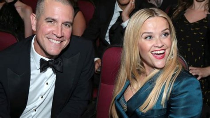 
Fans hope Reese Witherspoon and Ryan Phillippe get back together after Legally Blonde star announces Jim Toth divorce 