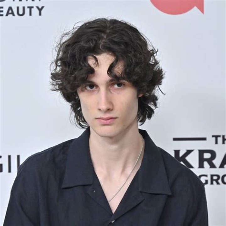 
Finn Wolfhard Weight Loss Journey; Before And After Picture 
