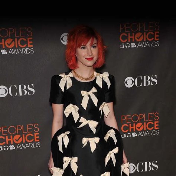 Hayley Williams Height, Weight, Net Worth, Age, Birthday, Wikipedia, Who, Nationality, Biography