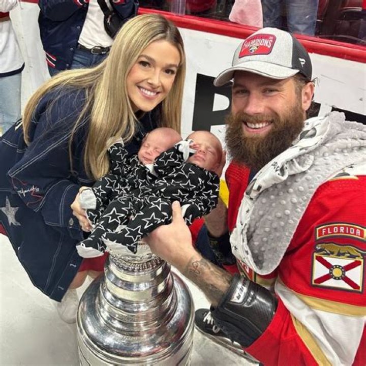 
Hockey Player Jonah Gadjovich Wife Allison Gadjovic Savours Every Wedding Moments 