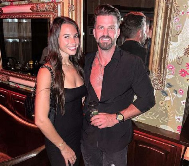 
Johnny Bananas Girlfriend – Who Is He Currently Dating? 