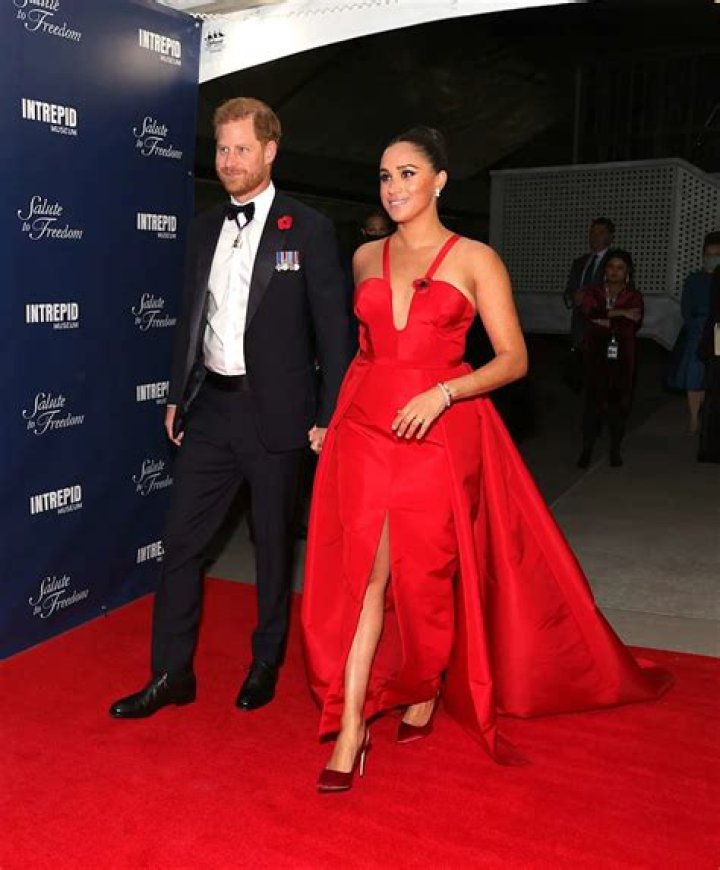 
Meghan Markle and Prince Harry Share Poignant Photo to Mark Remembrance Day and Veterans Day 
