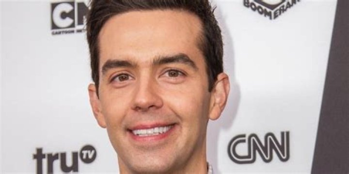 
Michael Carbonaro Height, Weight, Net Worth, Age, Birthday, Wikipedia, Who, Nationality, Biography 