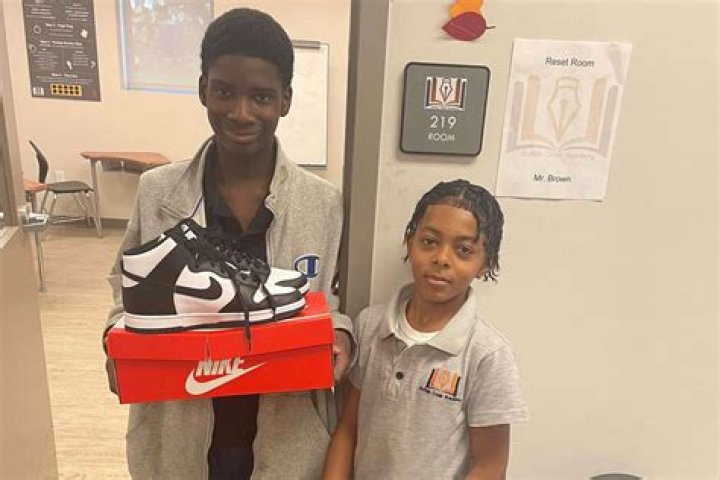 
N.Y. 7th Grader Uses His Allowance to Buy a Buddy New Shoes After He Was Mocked by Bullies 