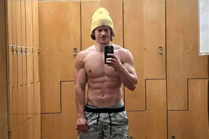 
Naya Rivera’s Ex Ryan Dorsey Shares Fitness Progress: Exercise ‘Works as an Antidepressant to Me’ 