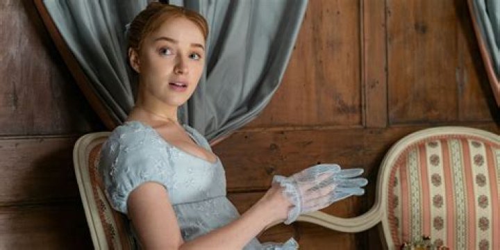 
Netflix series Bridgerton: What role did Phoebe Dynevor play? 