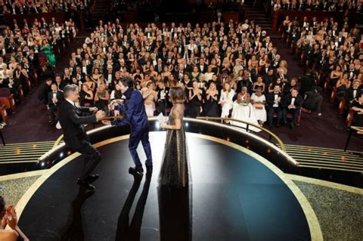 
Oscars 2021 Ceremony Officially Delayed Until April [Updated] 
