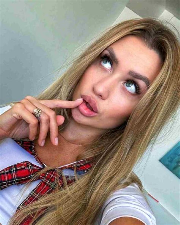 Rosanny Zayas Height, Weight, Net Worth, Age, Birthday, Wikipedia, Who, Instagram, Biography
