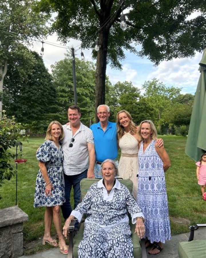 Who are Lara Spencers Parents? Lara Spencer Biography, Parents Name, Nationality and More